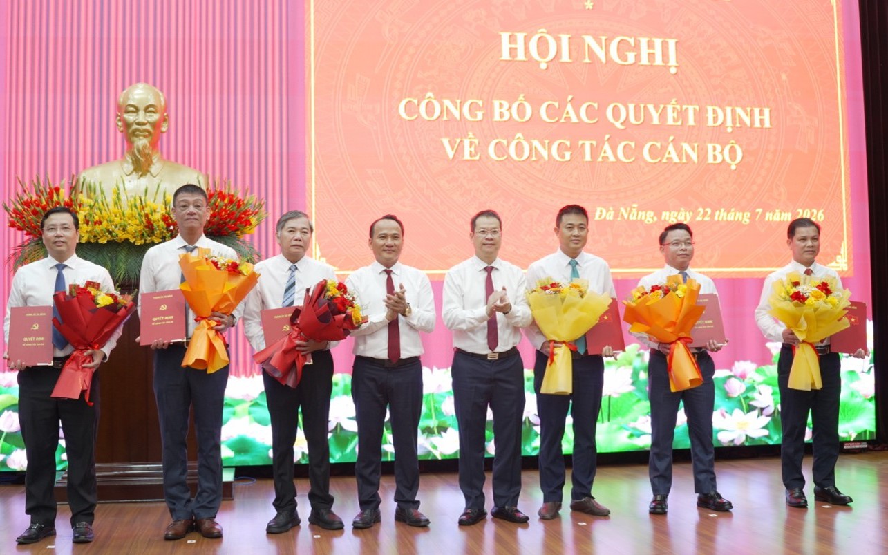Công Bố Quyết Định Bổ Nhiệm Cán Bộ Tại Huế: Những Thay Đổi Quan Trọng