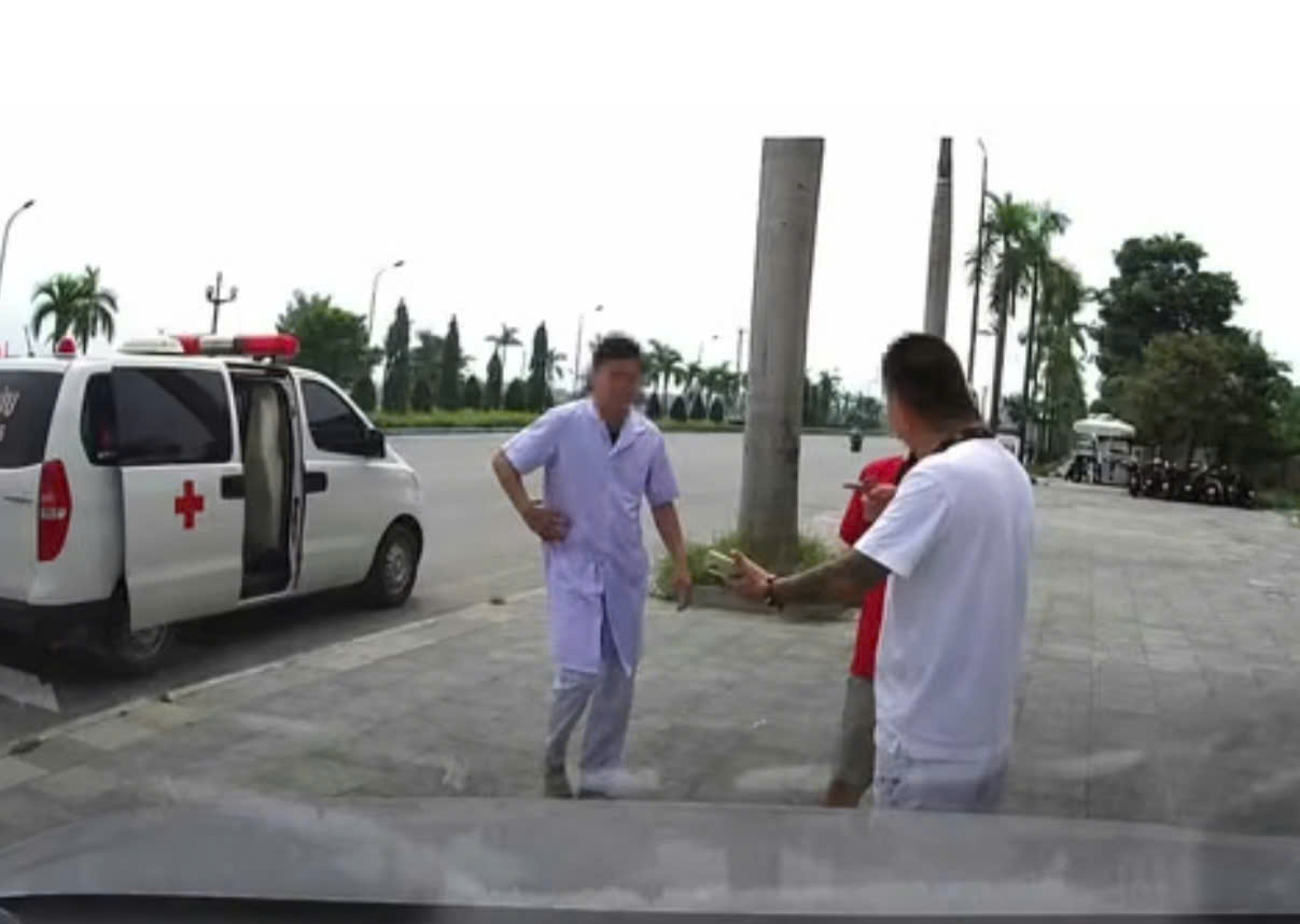 Vụ xe cứu thương tư nhân ở Thanh Hóa: lộ chi tiết thu 9,5 triệu và ba người bị mời làm việc