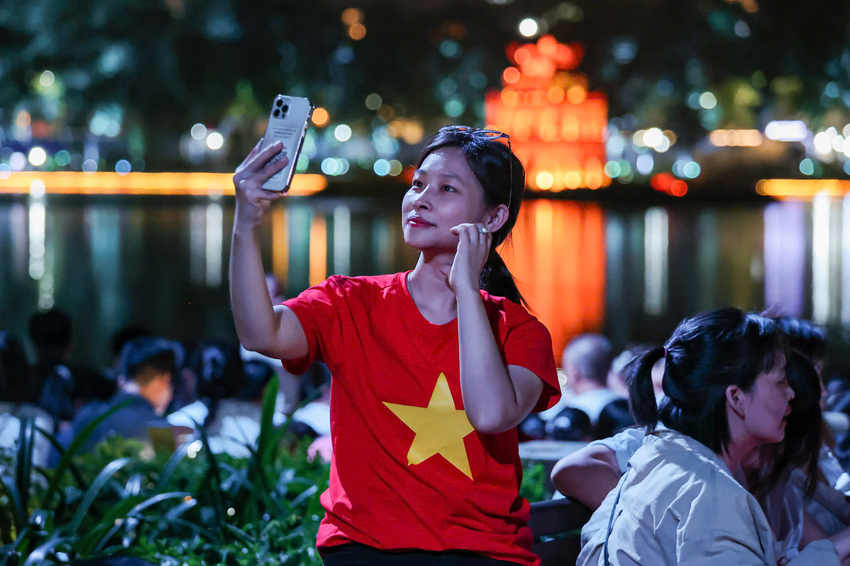 2aoboqvruxqh8hm7tkonfsyfnoz3aokkjhx0njhw-17883653384612019114091 Khám Phá Sự Kiện Pháo Hoa Vào Dịp Quốc Khánh 2/9 Tại Hà Nội- Ảnh 12.