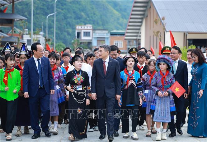 Hơn 14.000 học sinh Nghệ An khai giảng trong những trường nội trú mới- Ảnh 5.