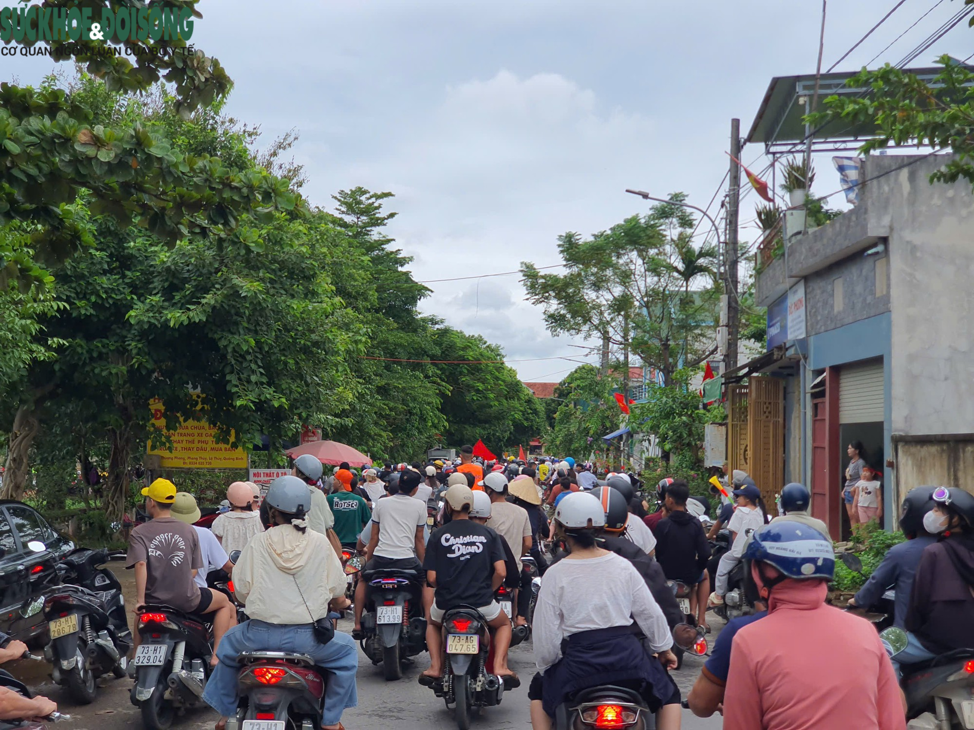 Lễ Hội Đua Thuyền Truyền Thống Trên Sông Kiến Giang Nhân Ngày Quốc Khánh