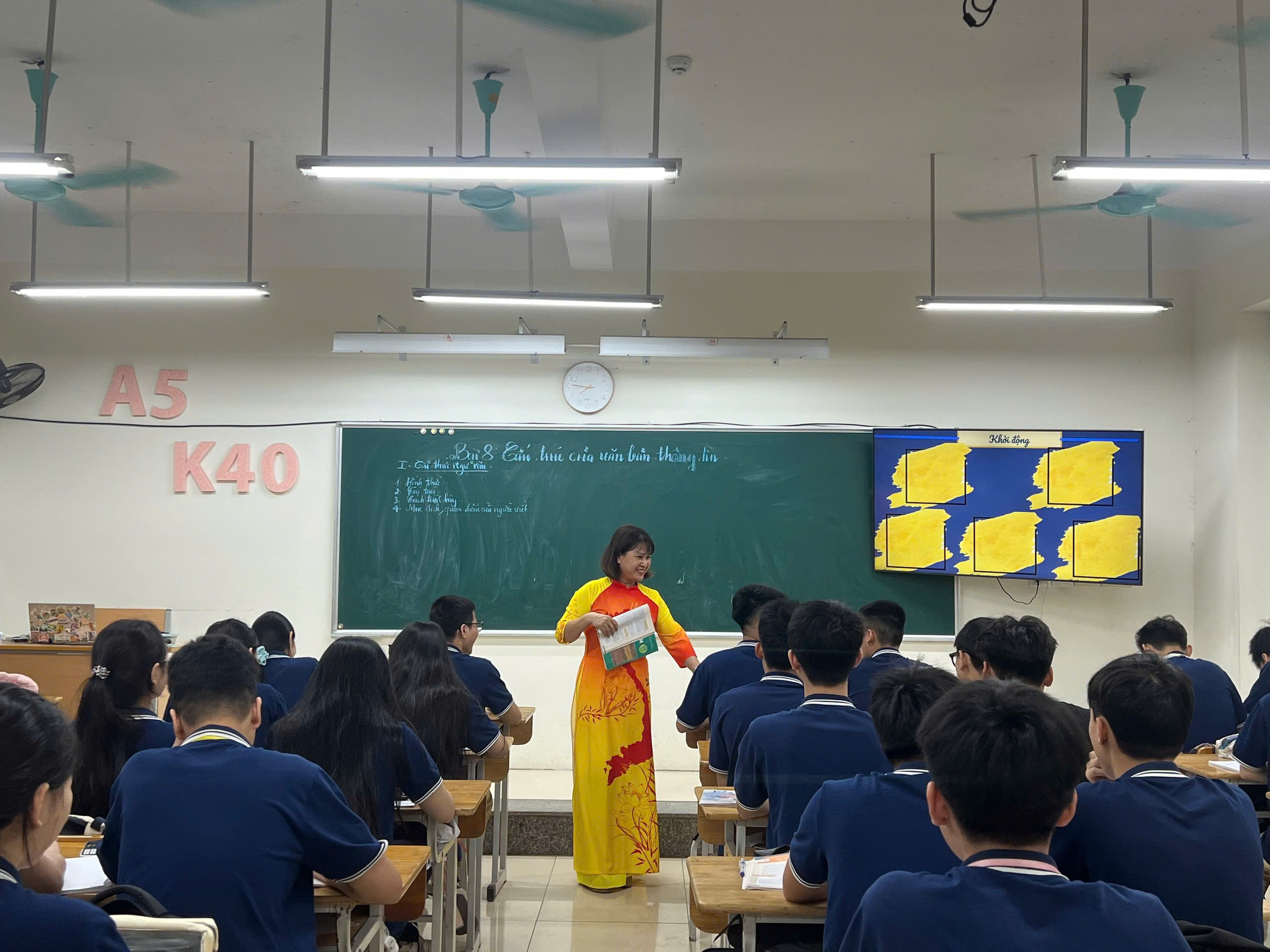 Chuyển cán bộ quản lý xuống giảng dạy: cách tính định mức tiết và quyền lợi theo Thông tư 05/2025