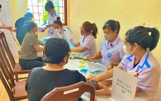 Bé 10 tháng bị lưỡi câu móc vào vành tai: Xử trí cấp cứu và phòng ngừa cho gia đình