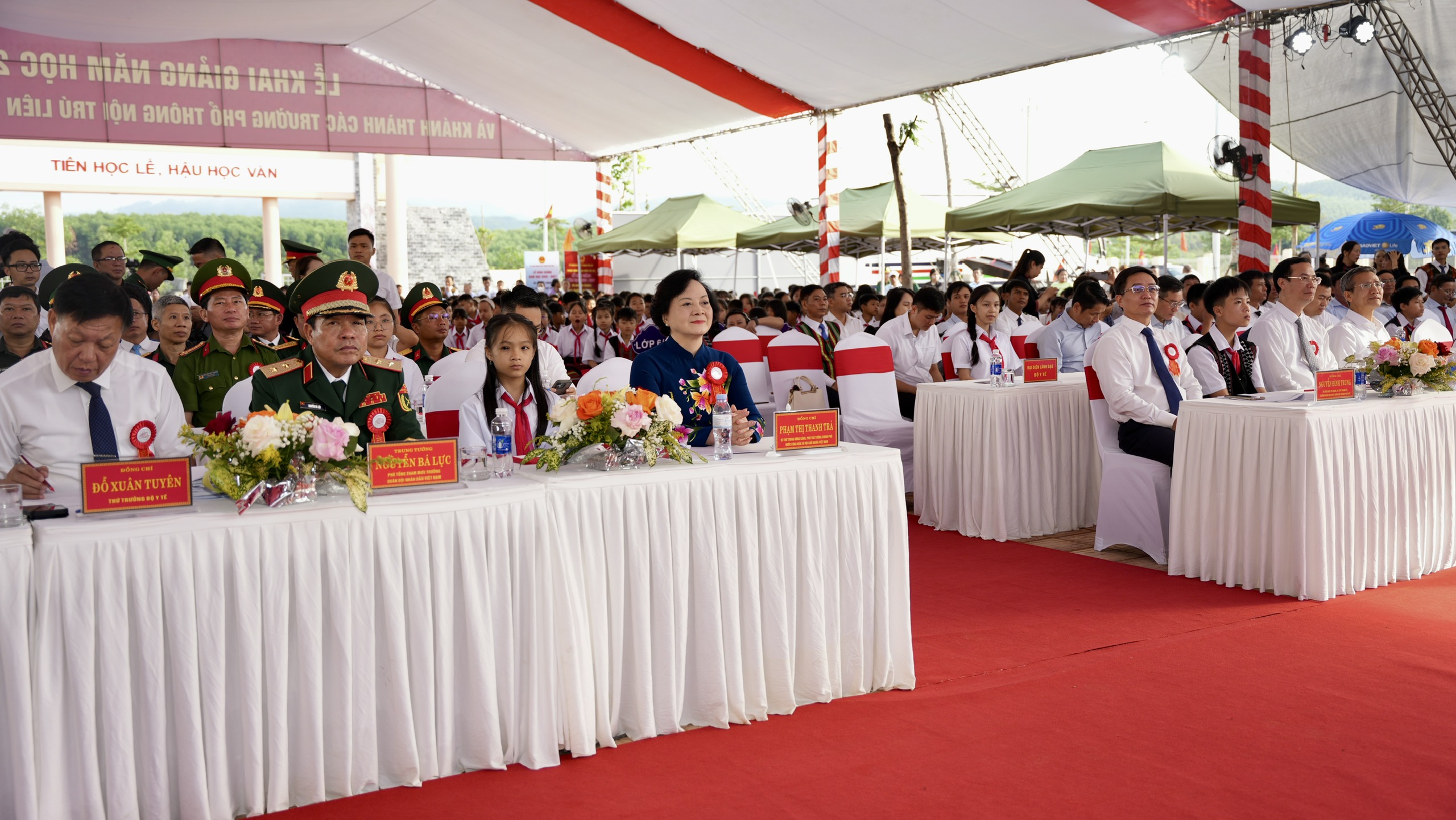 Khai giảng và đưa vào sử dụng hai trường nội trú biên giới A Lưới: Nhìn từ ngày khai giảng 5/9